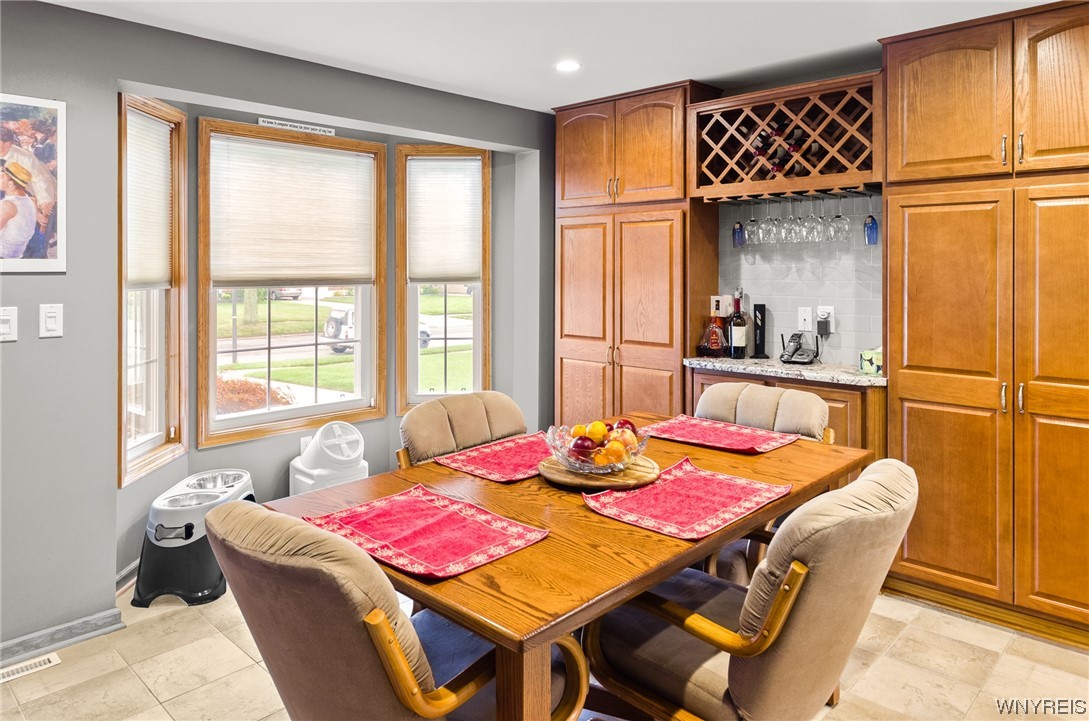 241 Lowell Road Tonawanda Town, NY 14217 - Photo 9 of 49