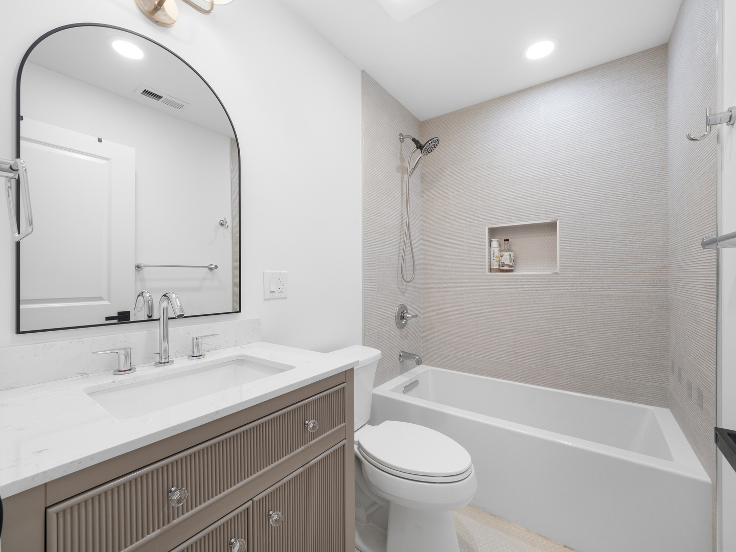 1349 Tinker Way Glenview, IL 60025 - Photo 11 of 18