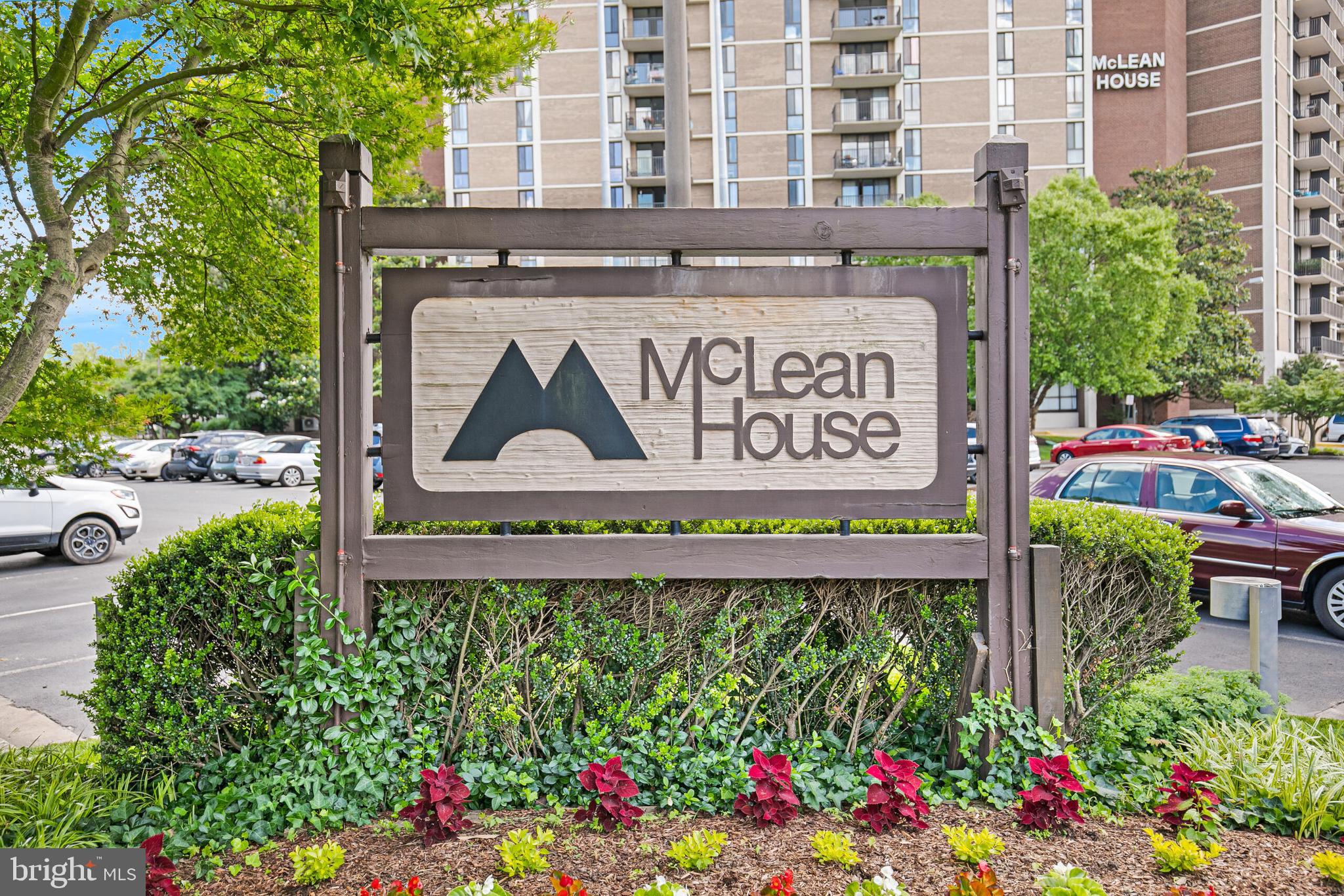 6800 Fleetwood Road, Unit 802 McLean, VA 22101 - Photo 2 of 39 McLean House