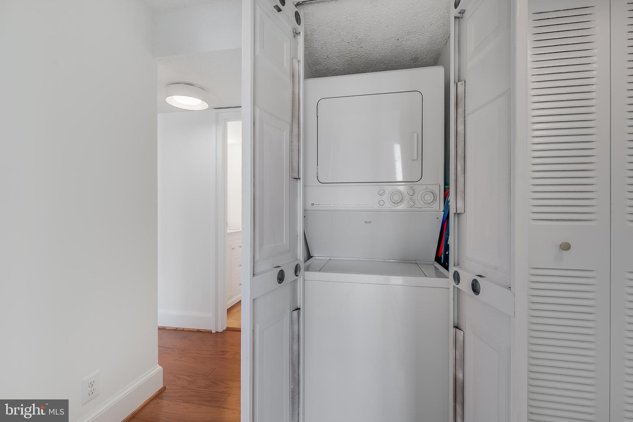 6800 Fleetwood Road, Unit 802 McLean, VA 22101 - Photo 27 of 39 New in-unit washer/dryer