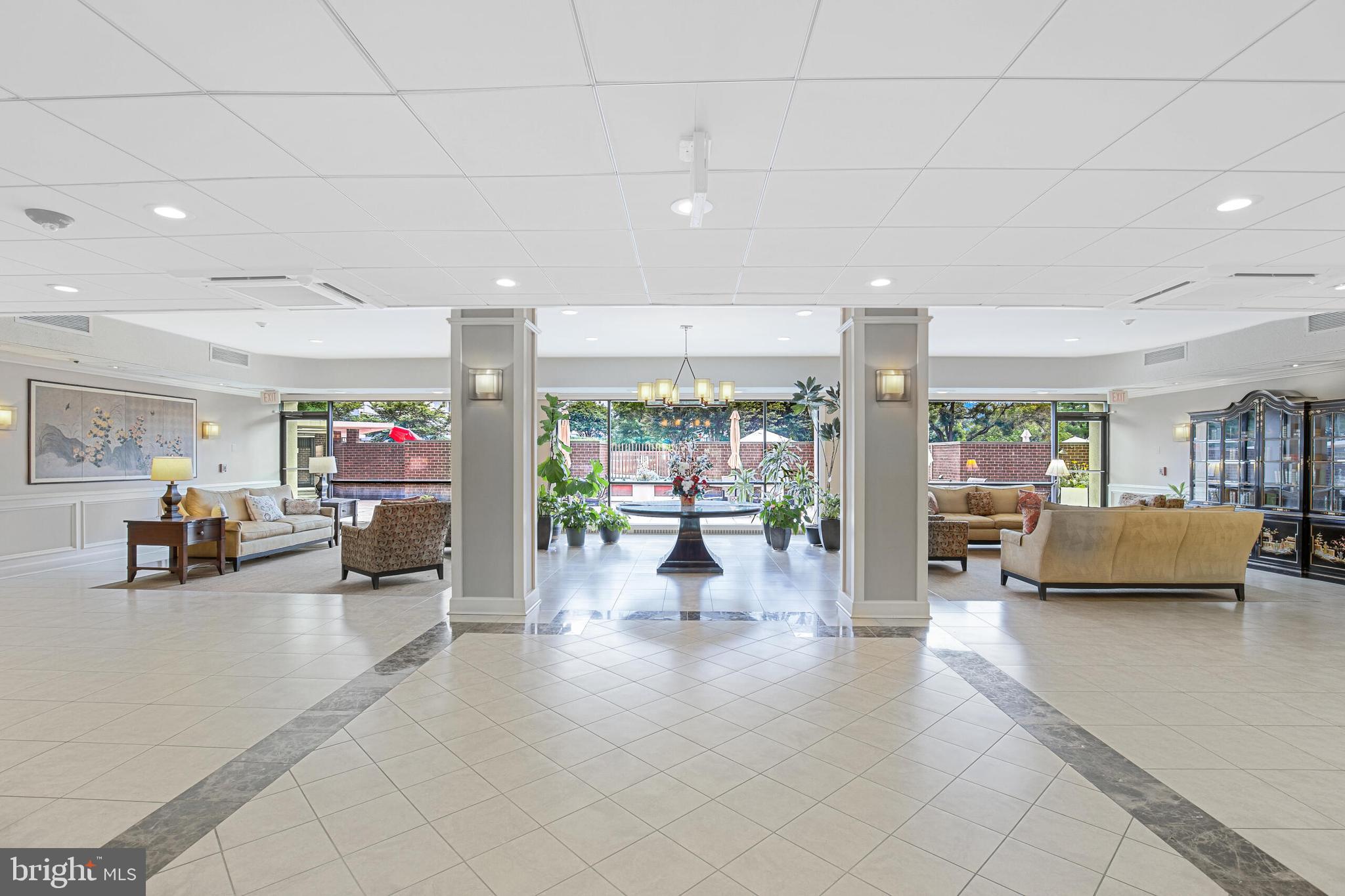 6800 Fleetwood Road, Unit 802 McLean, VA 22101 - Photo 28 of 39 Lobby