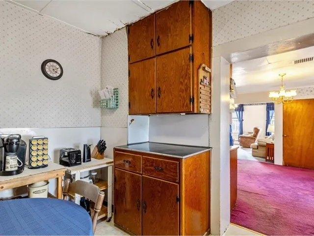 $249,995 | 19 North Elm Street, St. Albans, VT 05478