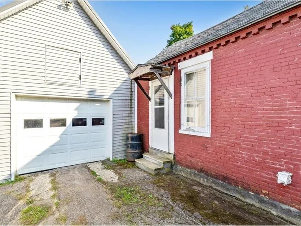 $230,000 | 19 North Elm Street, St. Albans, VT 05478