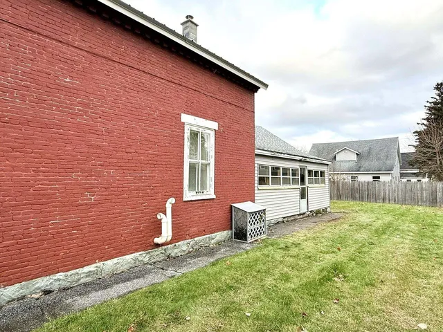 $249,995 | 19 North Elm Street, St. Albans, VT 05478