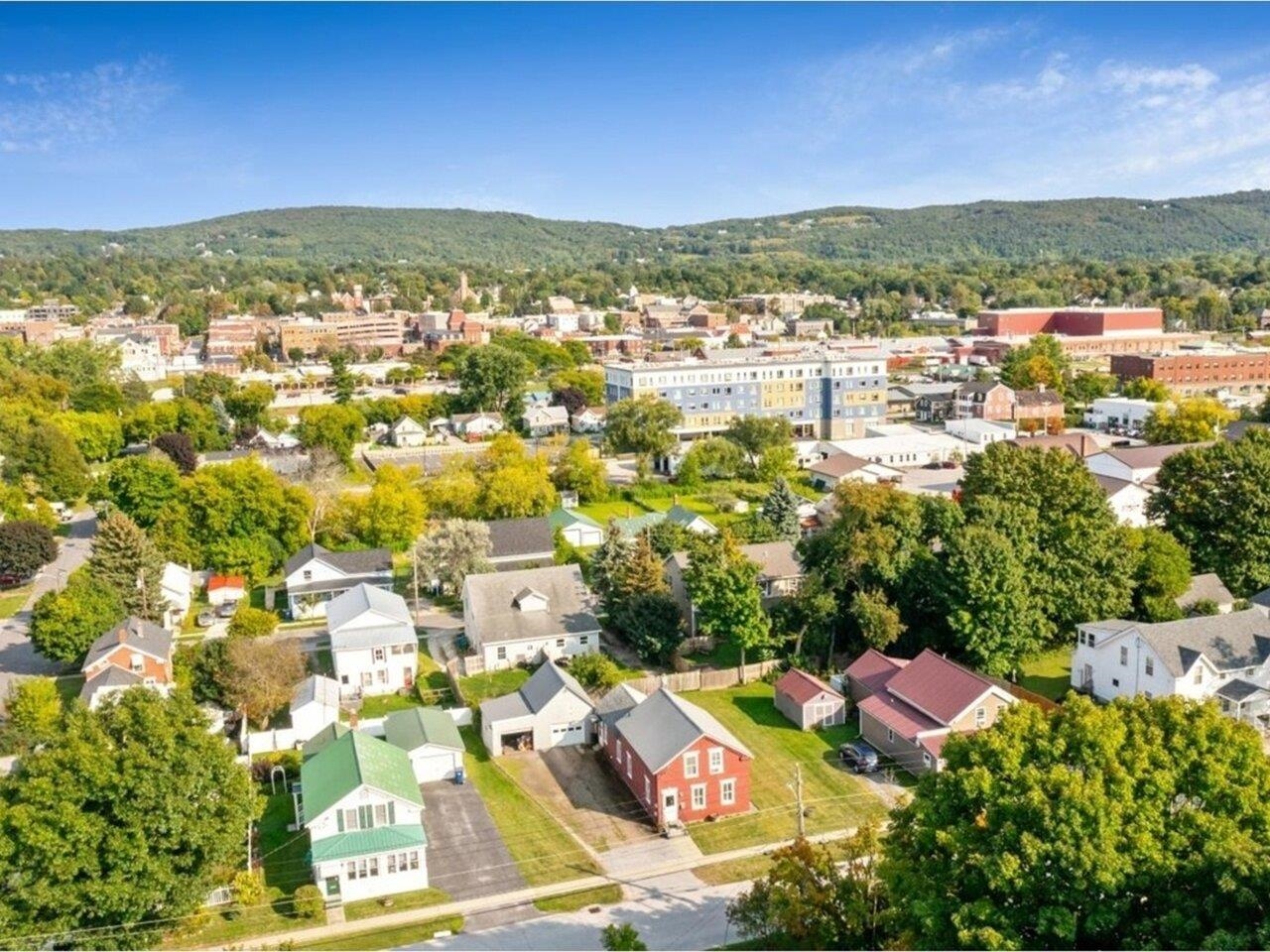 19 North Elm Street St. Albans, VT 05478 - Photo 5 of 41