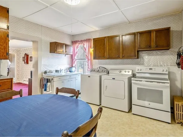 $230,000 | 19 North Elm Street, St. Albans, VT 05478