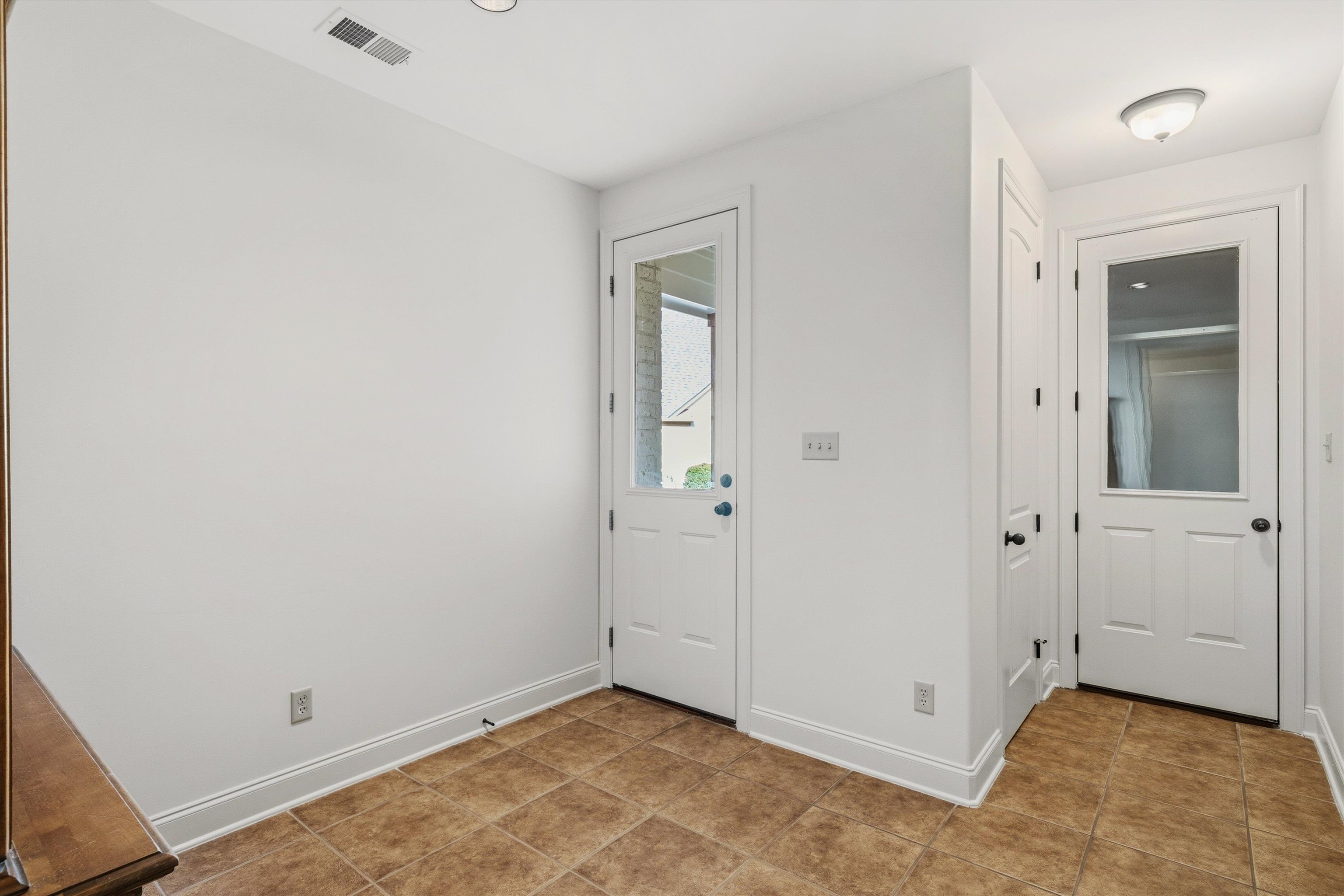 639 Critz Cove Collierville, TN 38017 - Photo 20 of 40 an empty room with closet