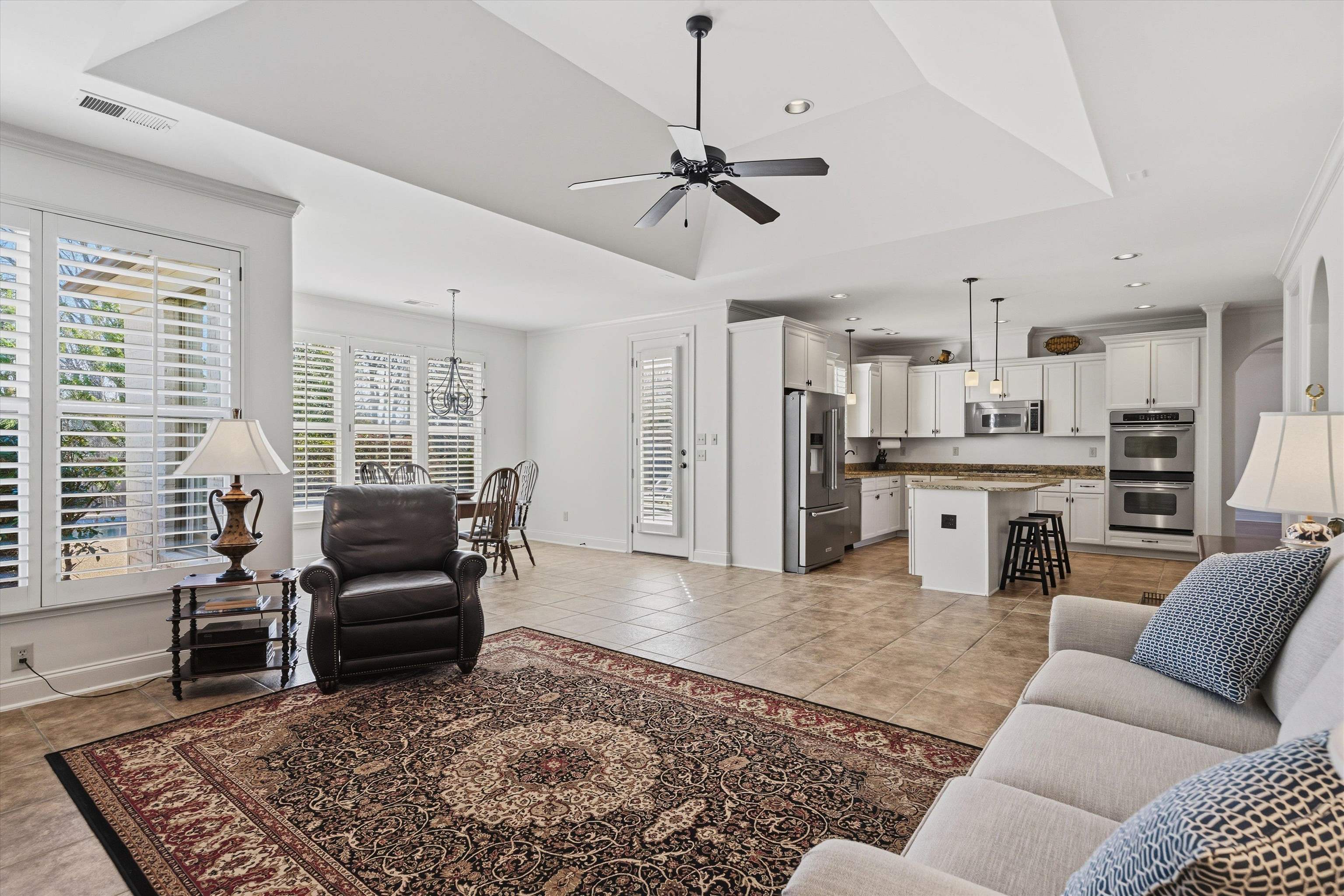 639 Critz Cove Collierville, TN 38017 - Photo 10 of 40 a living room with furniture and a rug