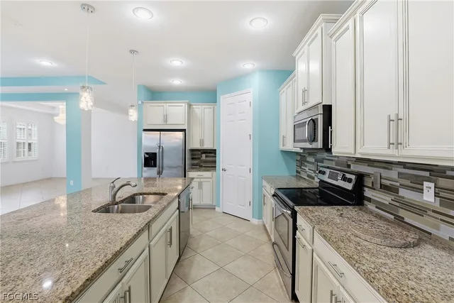 $649,000 | 3177 Royal Gardens Avenue, Fort Myers, FL 33916