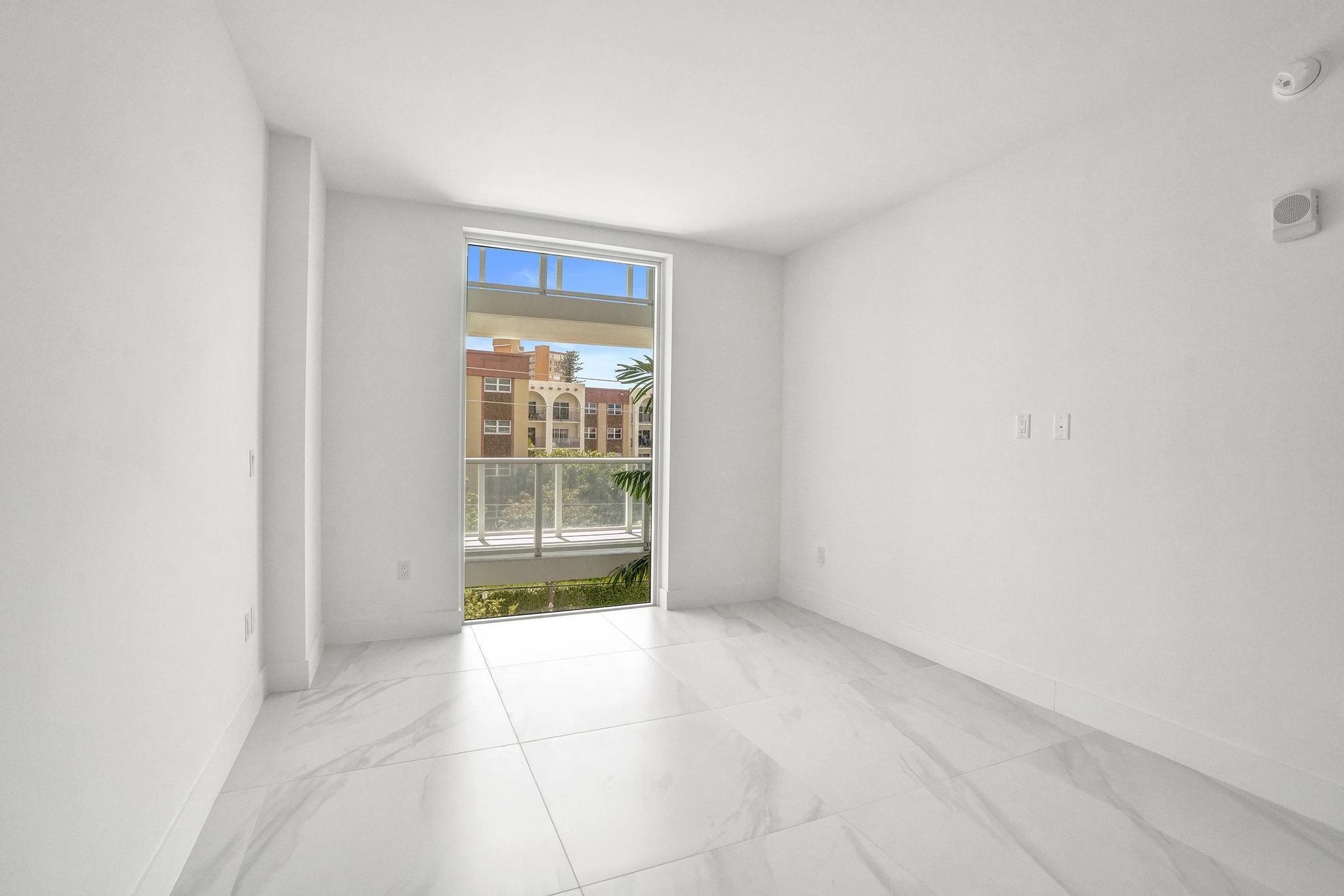 407 North Riverside Drive, Unit 303 Pompano Beach, FL 33062 - Photo 16 of 74 DSC06825