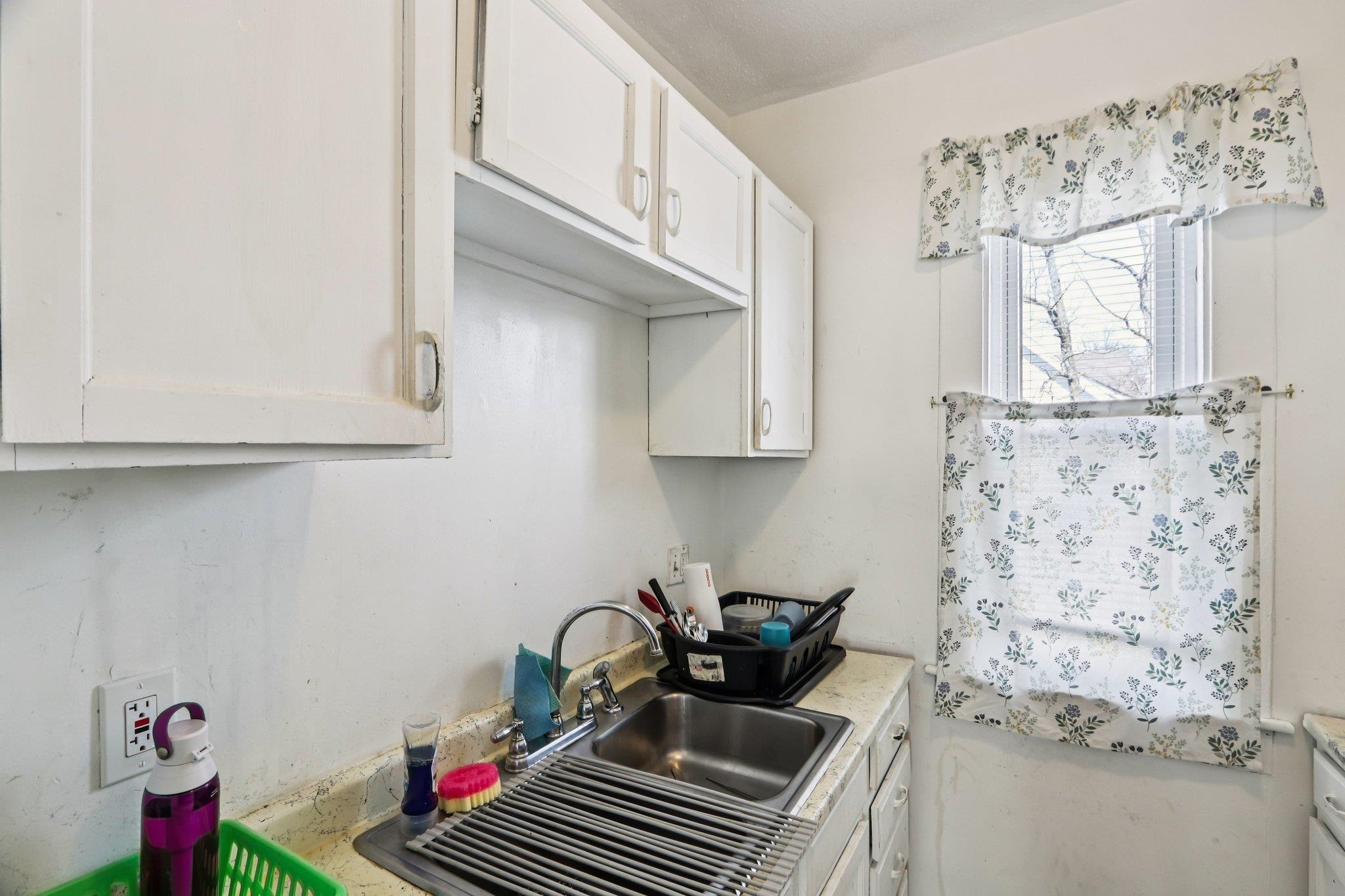 424 Cedar Street Manchester, NH 03103 - Photo 18 of 34