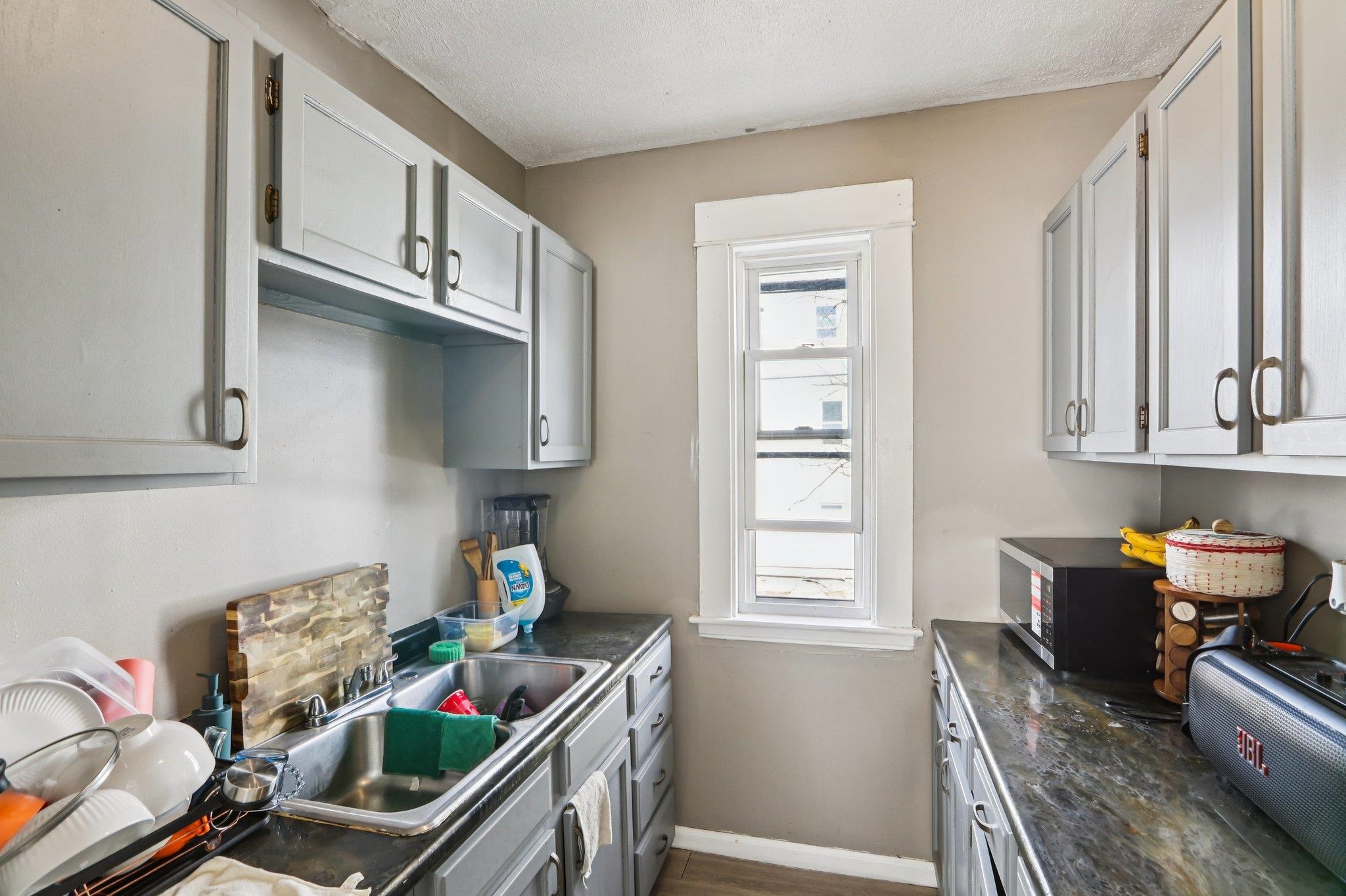 424 Cedar Street Manchester, NH 03103 - Photo 28 of 34