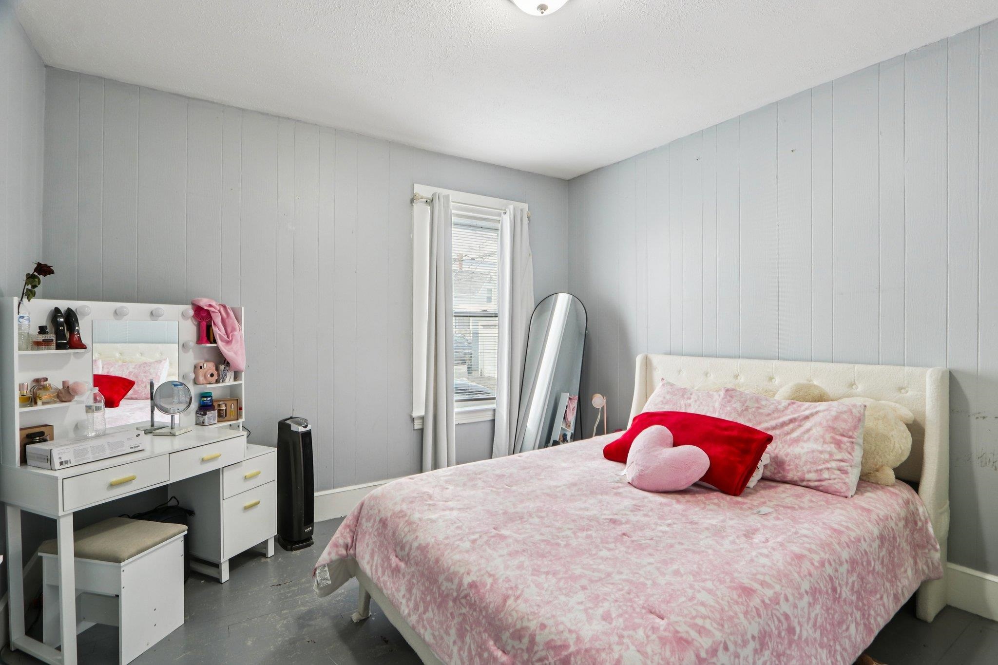 424 Cedar Street Manchester, NH 03103 - Photo 8 of 34