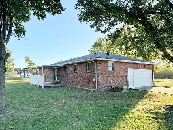 $167,900 | 1303 South Forest Street, El Dorado Springs, MO 64744