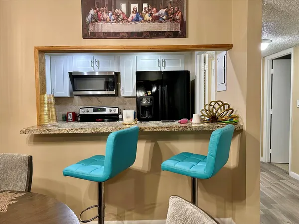 $1,625 | 4156 Inverrary Drive, Unit 205, Lauderhill, FL 33319