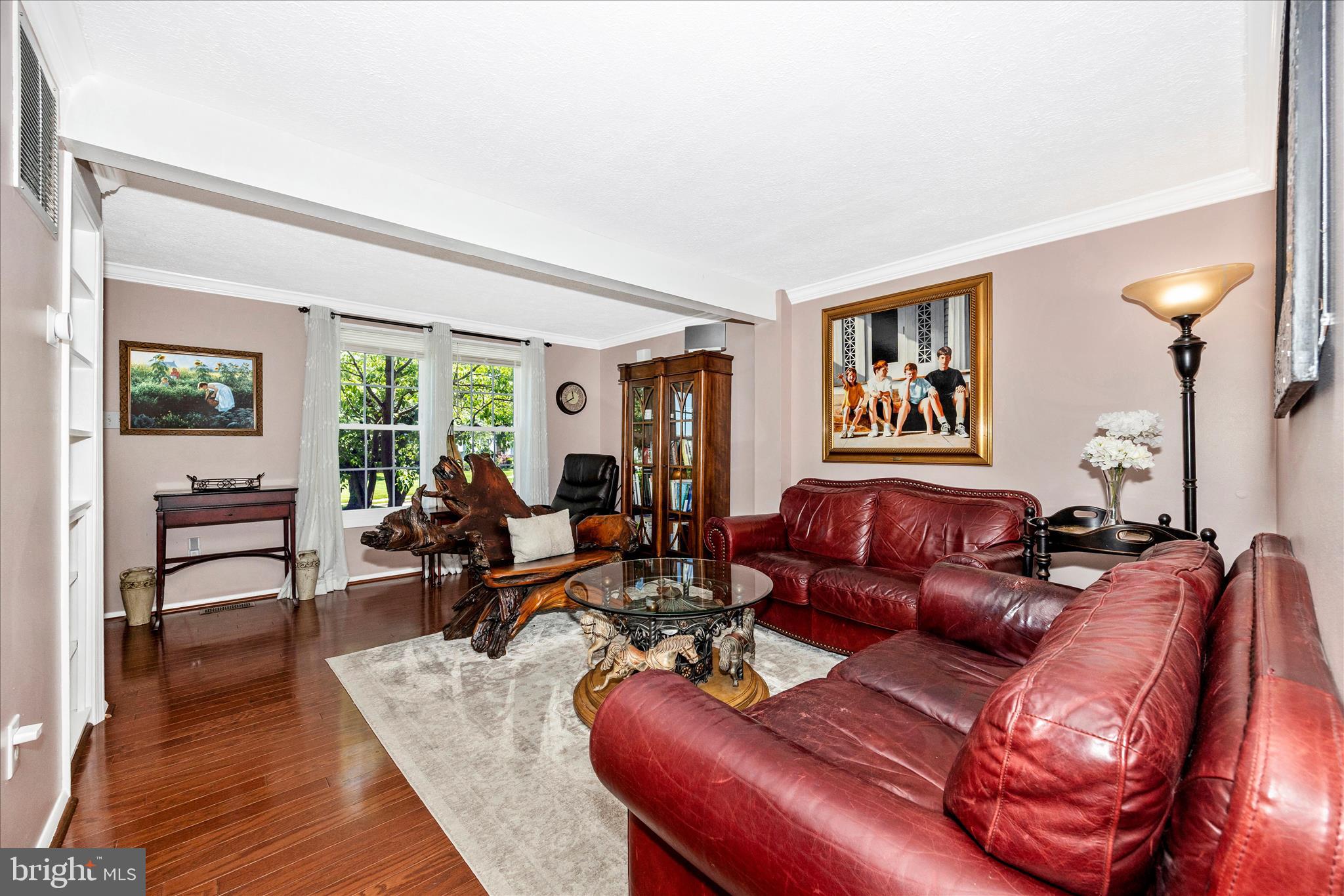 6611 Haydown Court Frederick, MD 21703 - Photo 3 of 33 Living Room