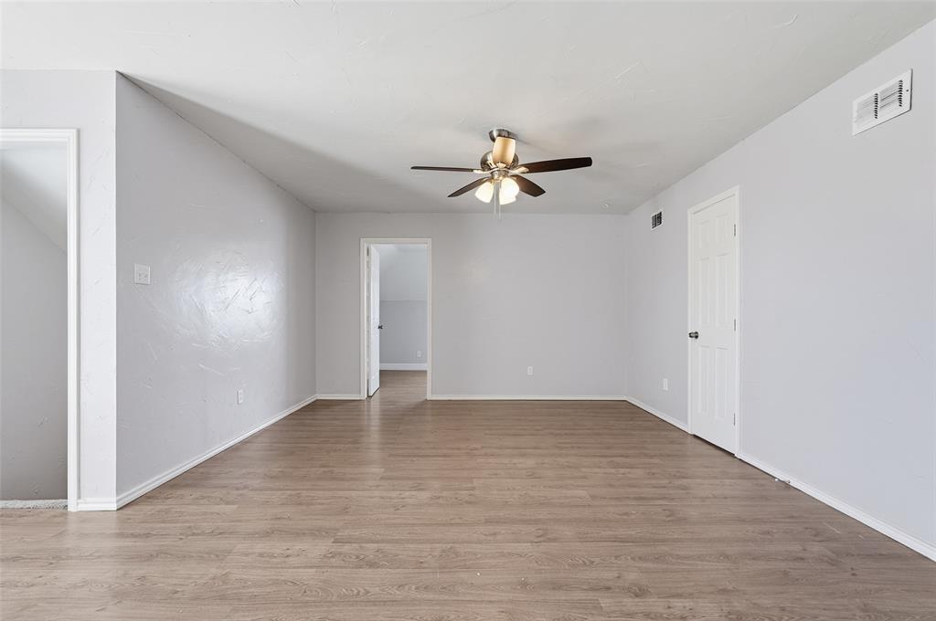135 Rim Rock Road Aledo, TX 76008 - Photo 26 of 40 a view of an empty room with a window