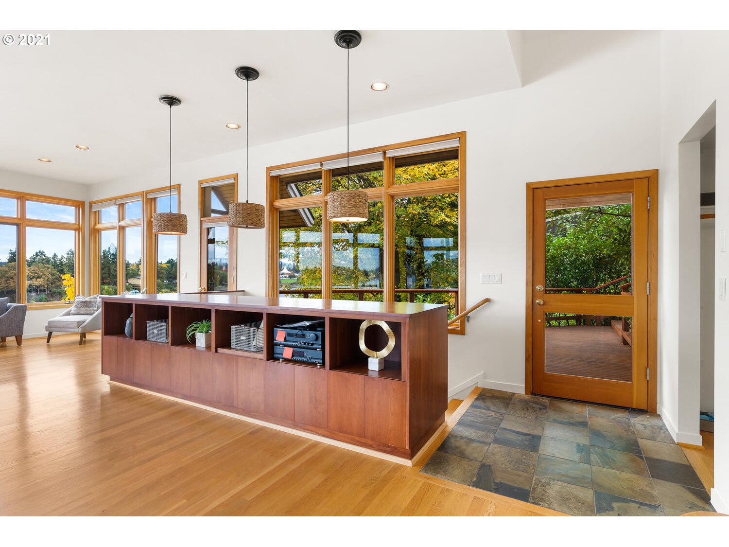 11322 South Riverwood Road Portland, OR 97219 - Photo 8 of 32 Gallery Image 8