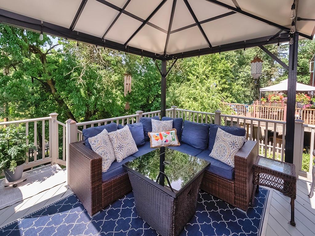 644 Beverly Road Pittsburgh, PA 15243 - Photo 22 of 26 a view of a patio in the backyard