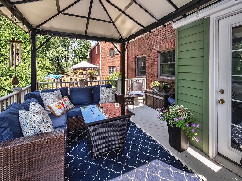 644 Beverly Road Pittsburgh, PA 15243 - Photo 23 of 26 a outdoor living space with furniture and garden