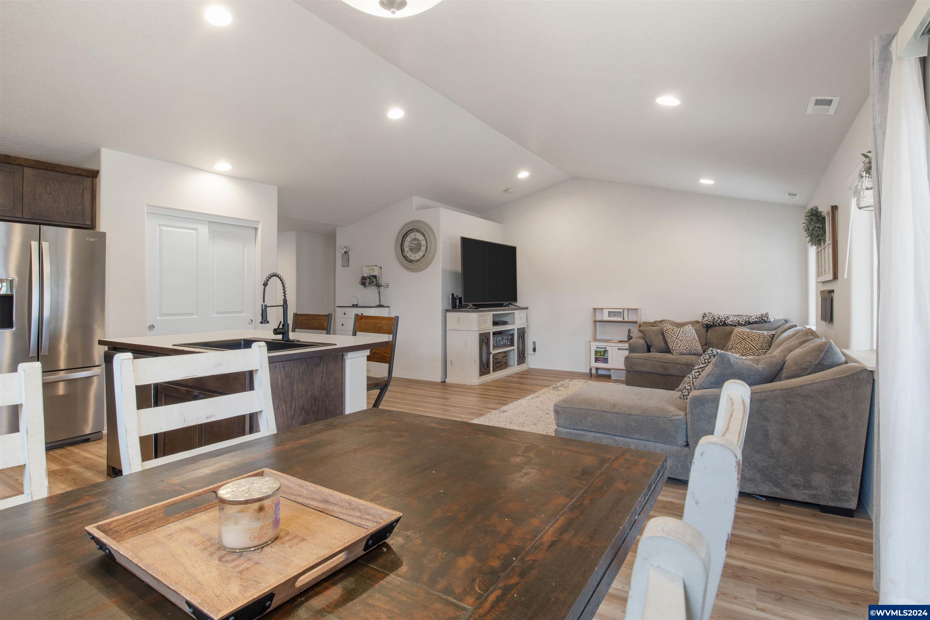 735 Streamside Way Lebanon, OR 97355 - Photo 11 of 37 Gallery Image 11