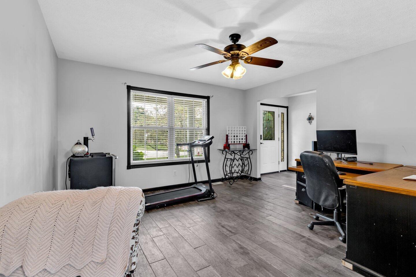219 Foxcroft Road Mansfield, OH 44904 - Photo 5 of 36 First floor office could be larger forma