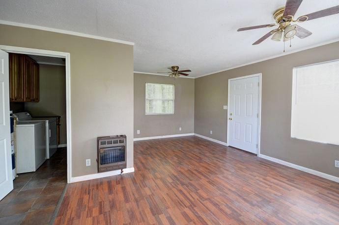 2465 Walkertown Road Dayton, TN 37321 - Photo 12 of 16 2465 Walkertown Rd Living room