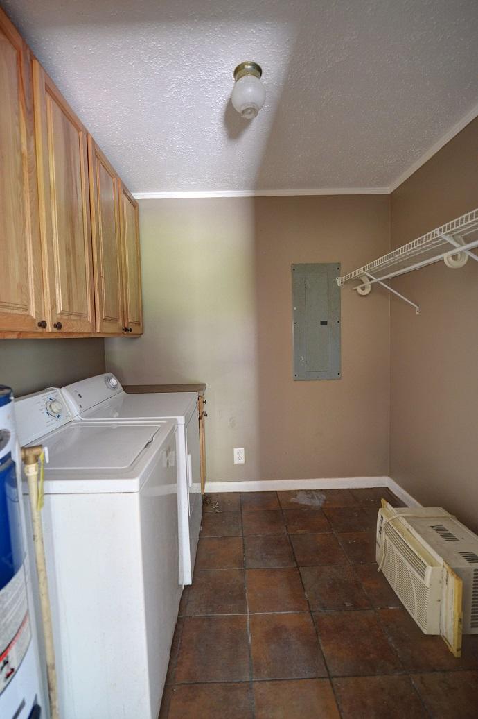 2465 Walkertown Road Dayton, TN 37321 - Photo 9 of 16 2465 walkertown laundry