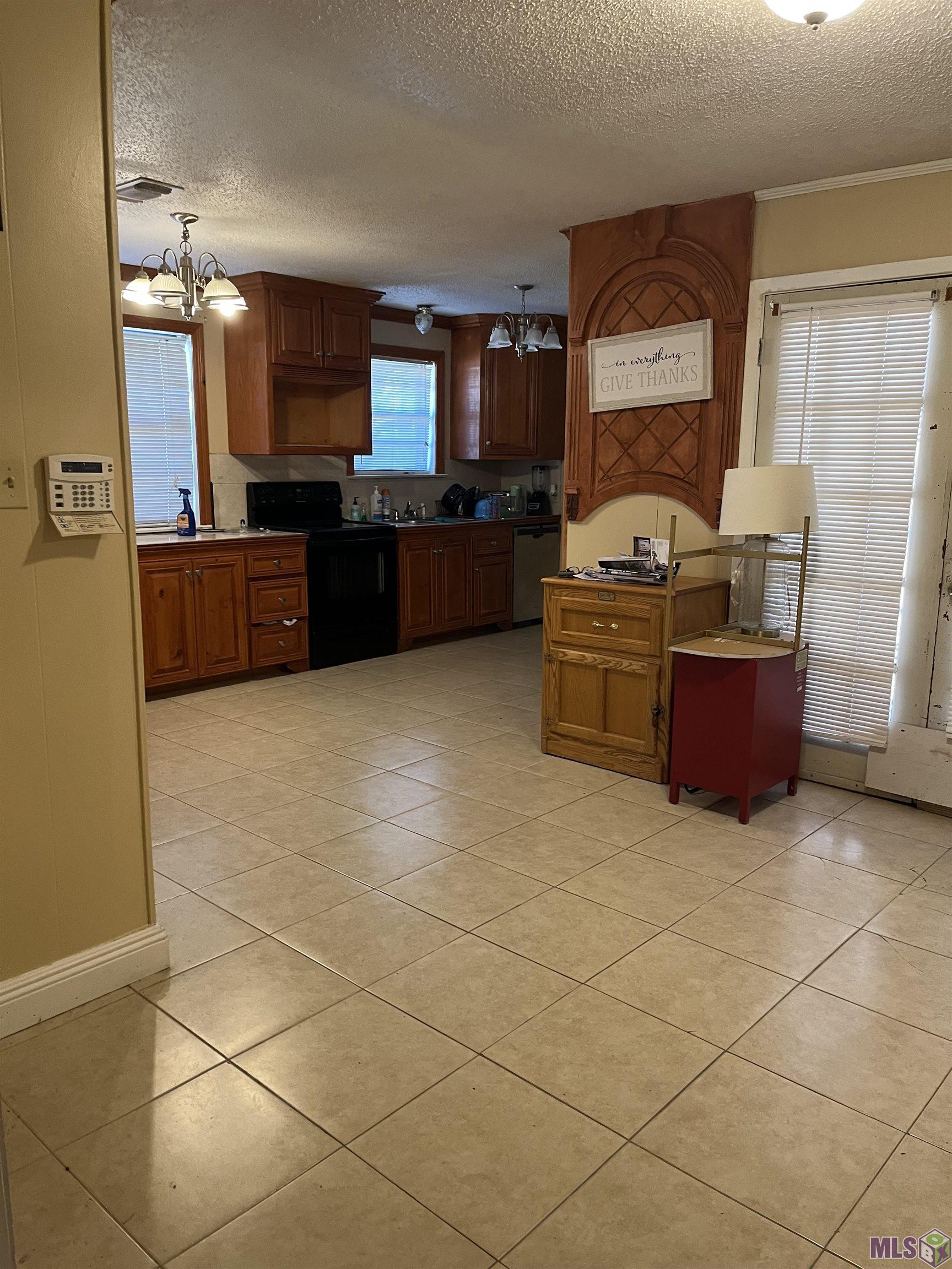 1036 North Sabine Drive Baton Rouge, LA 70810 - Photo 4 of 8