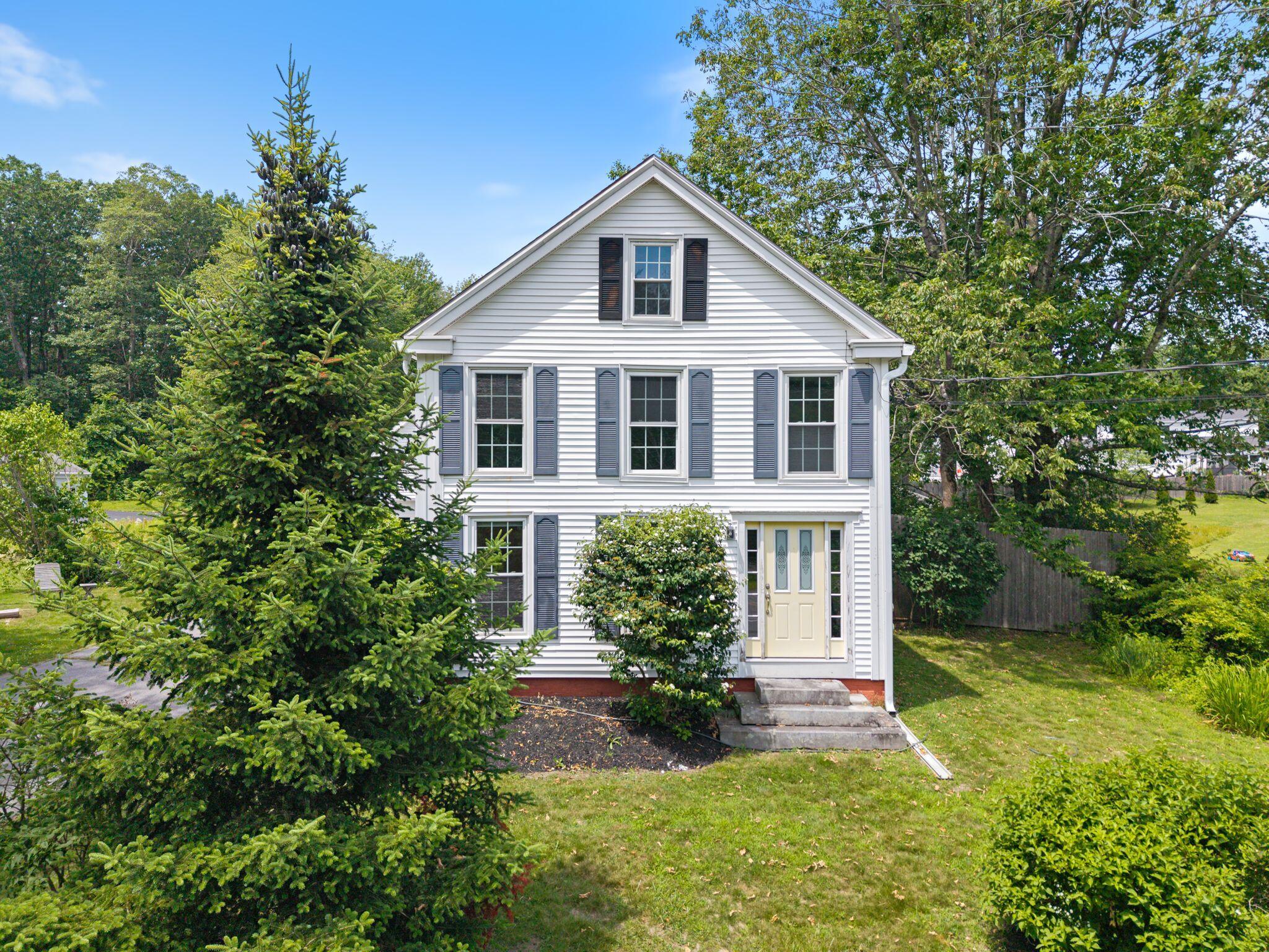 216 Middle Road Falmouth, ME 04105 - Photo 2 of 54 216_Middle_Rd_02