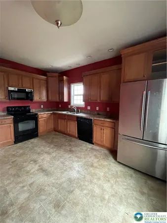 $3,000 | 351 Hawthorn Lane, Whitehall, PA 18052