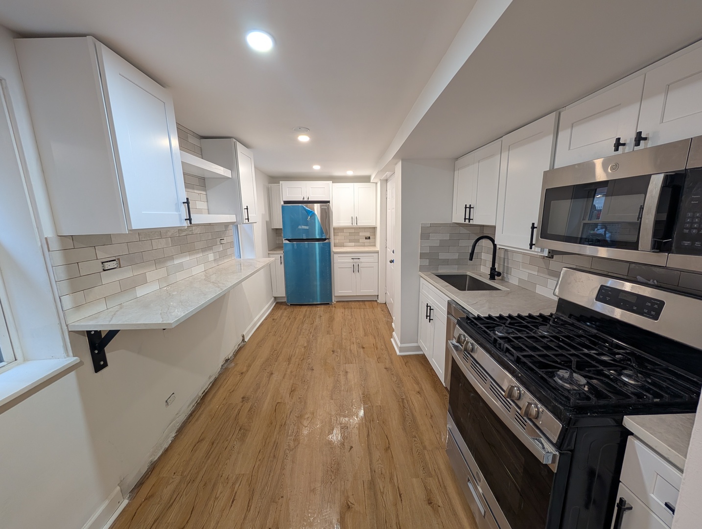 3823 North Whipple Street, Unit B Chicago, IL 60618 - Photo 2 of 12