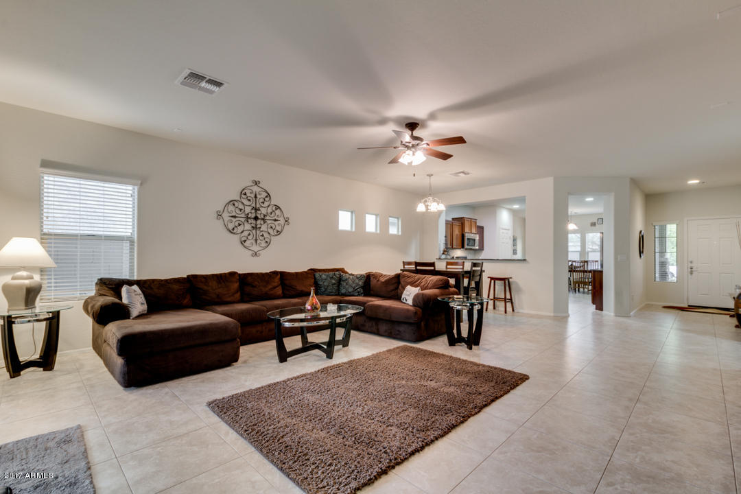1633 West Red Bird Road Phoenix, AZ 85085 - Photo 4 of 23 Great Room2