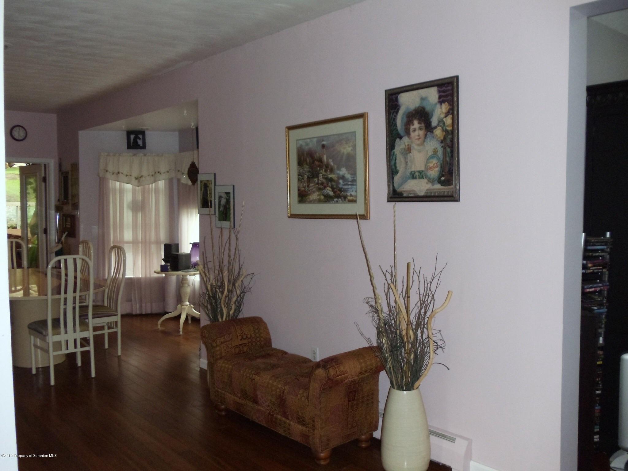 204 Rabbit Run Clarks Green, PA 18411 - Photo 11 of 30 Gallery Image 11
