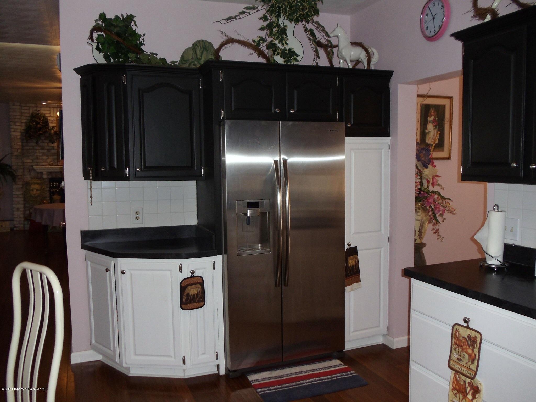 204 Rabbit Run Clarks Green, PA 18411 - Photo 7 of 30 Gallery Image 7