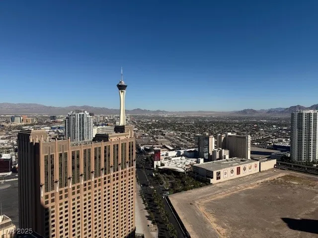 $2,800 | 2700 South Las Vegas Boulevard, Unit 4005, Las Vegas, NV 89109