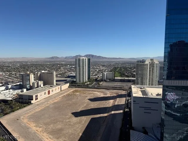 $2,800 | 2700 South Las Vegas Boulevard, Unit 4005, Las Vegas, NV 89109