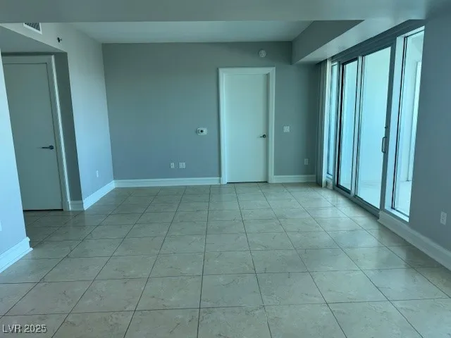 $2,800 | 2700 South Las Vegas Boulevard, Unit 4005, Las Vegas, NV 89109