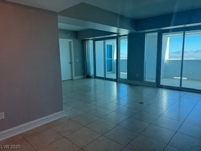 $2,800 | 2700 South Las Vegas Boulevard, Unit 4005, Las Vegas, NV 89109