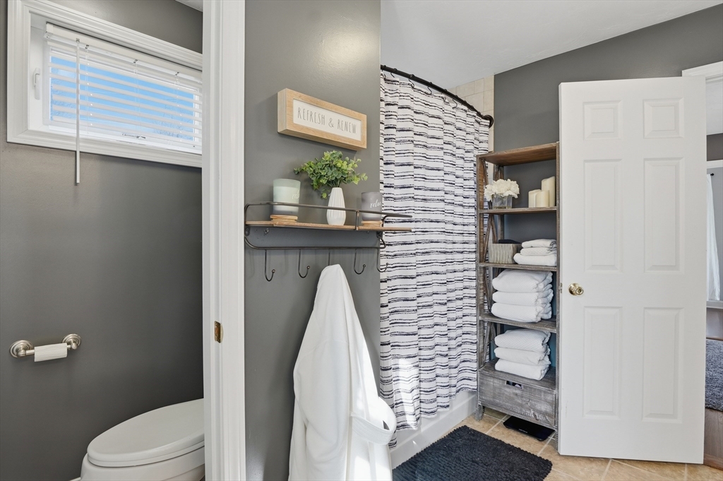 5 Pineland Avenue Worcester, MA 01604 - Photo 21 of 35