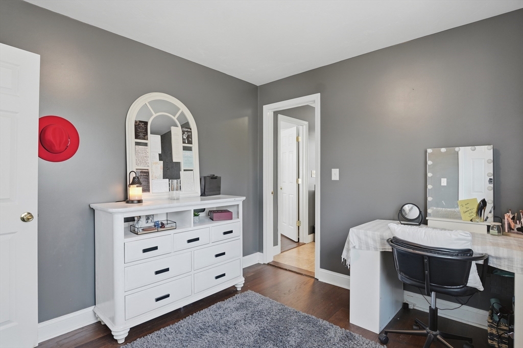 5 Pineland Avenue Worcester, MA 01604 - Photo 23 of 35