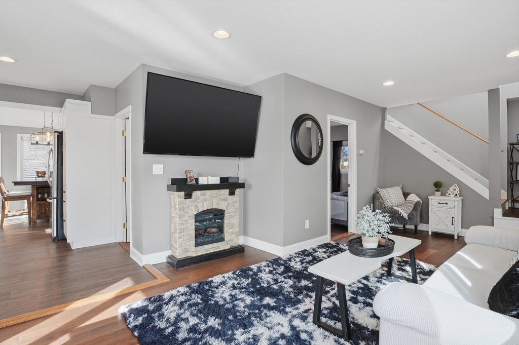 5 Pineland Avenue Worcester, MA 01604 - Photo 6 of 35