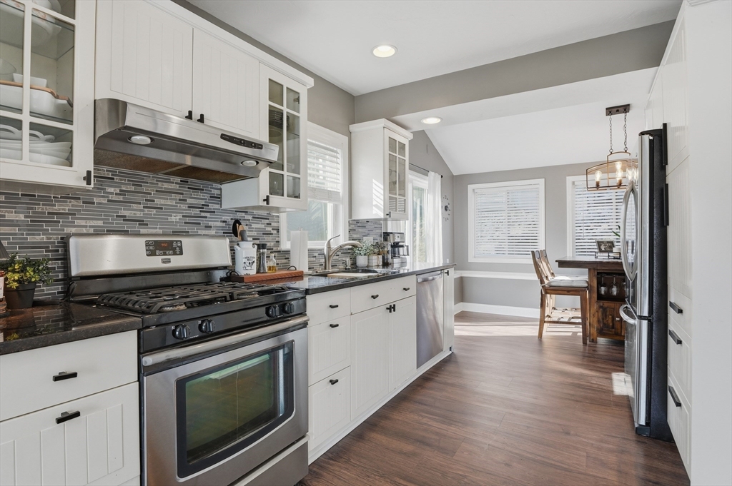 5 Pineland Avenue Worcester, MA 01604 - Photo 7 of 35