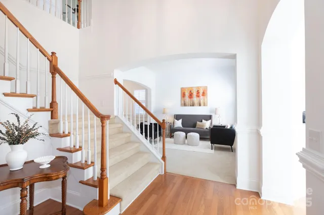 a view of entryway and hall