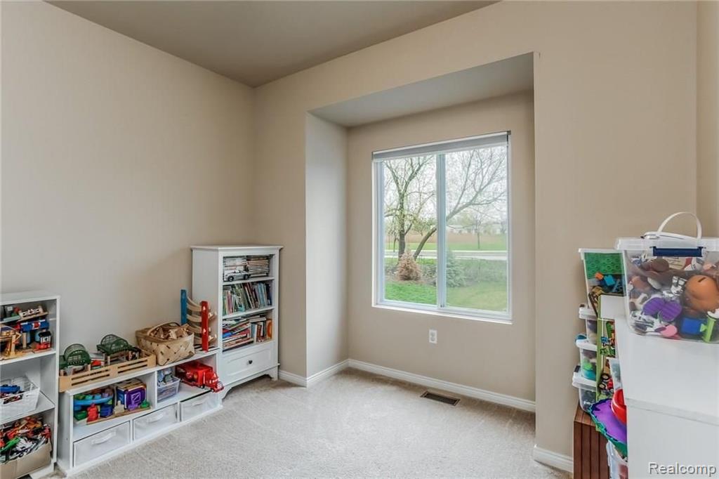 3058 Fantail Court Rochester Hills, MI 48309 - Photo 20 of 43
