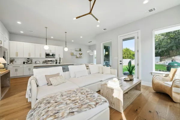 $3,990 | 14908 Oklahoma Street, Austin, TX 78734