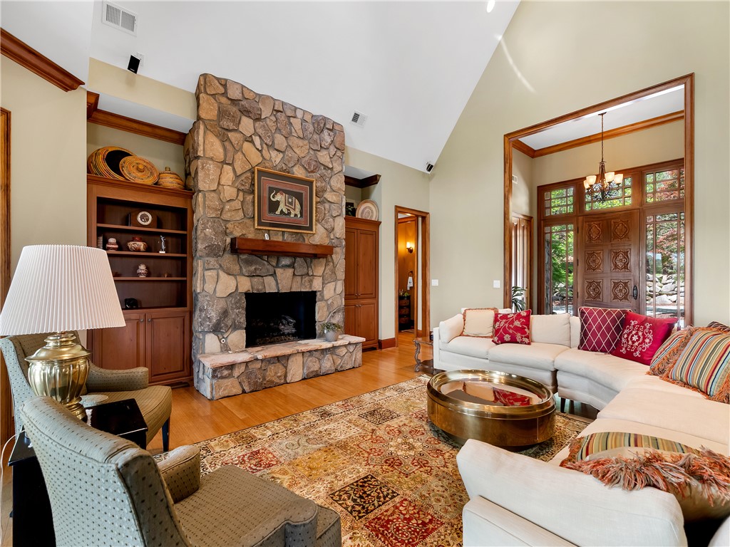 220 Long Cove Court Sunset, SC 29685 - Photo 4 of 49