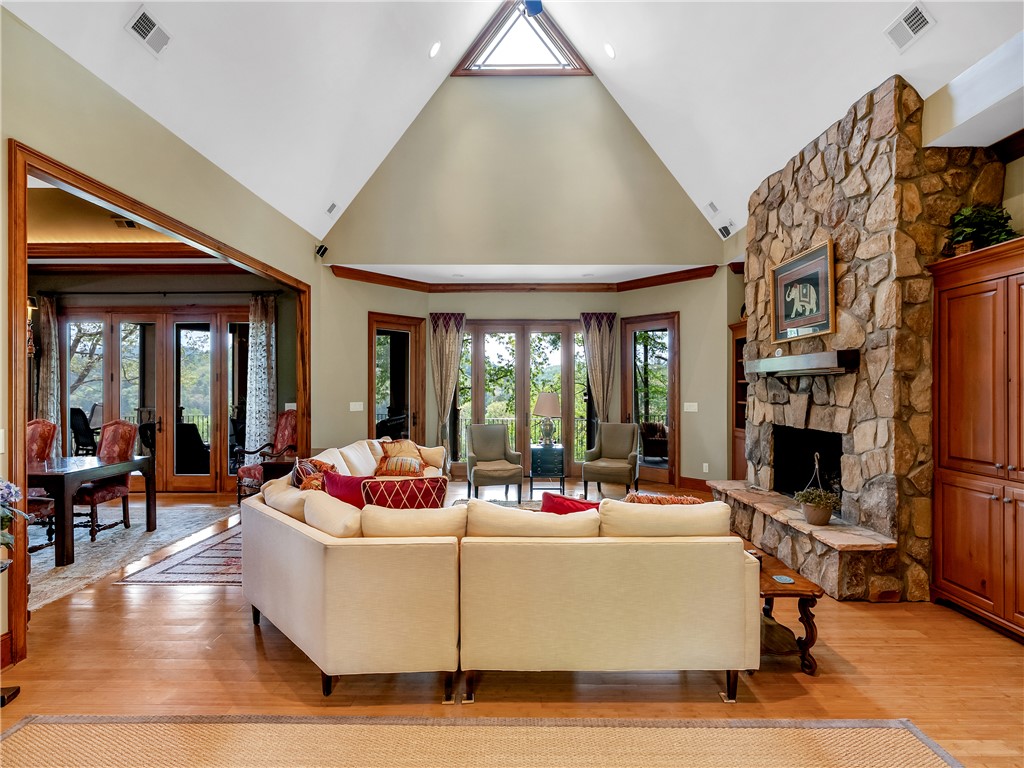 220 Long Cove Court Sunset, SC 29685 - Photo 5 of 49