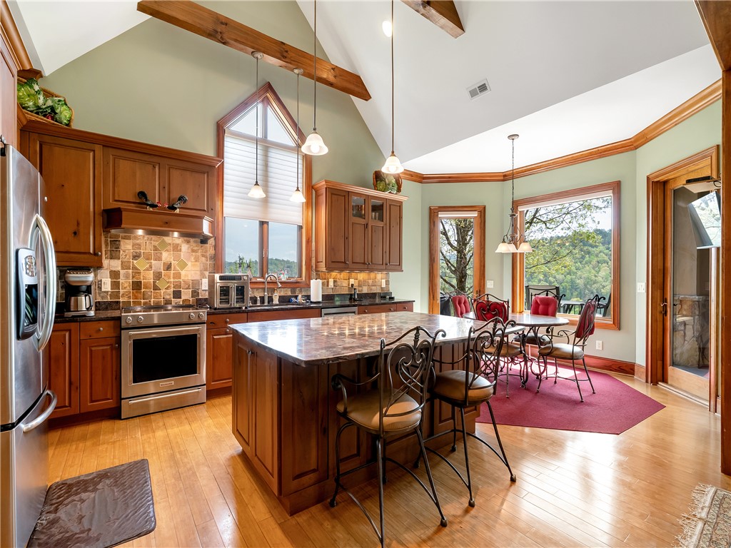 220 Long Cove Court Sunset, SC 29685 - Photo 8 of 49