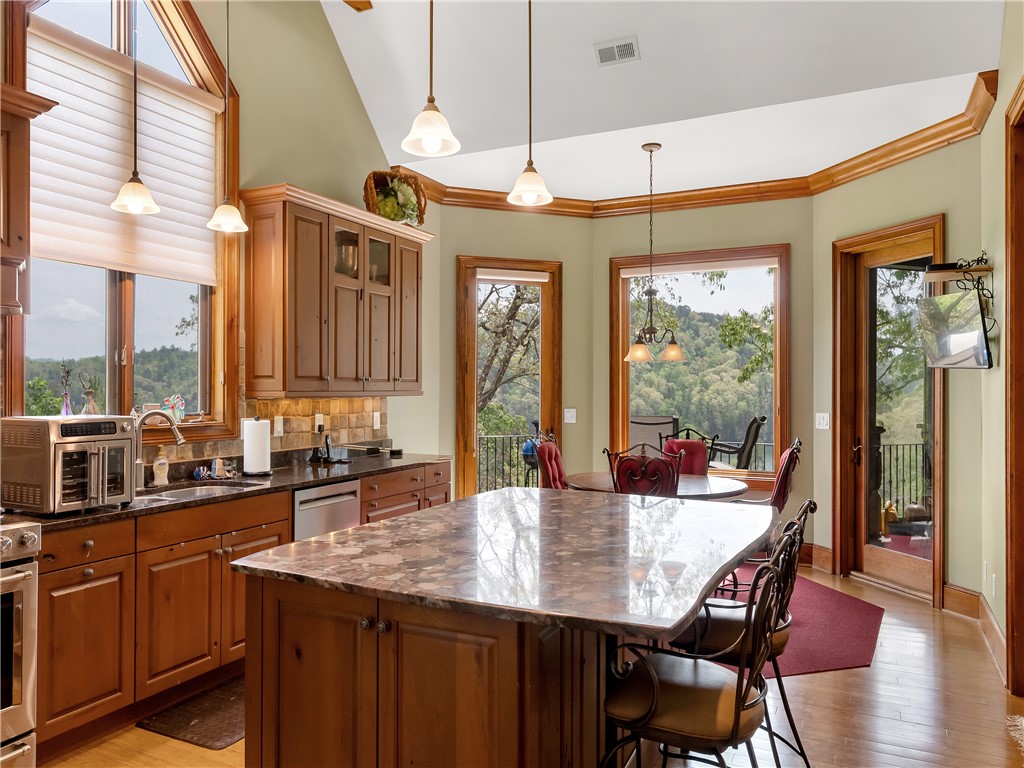 220 Long Cove Court Sunset, SC 29685 - Photo 9 of 49